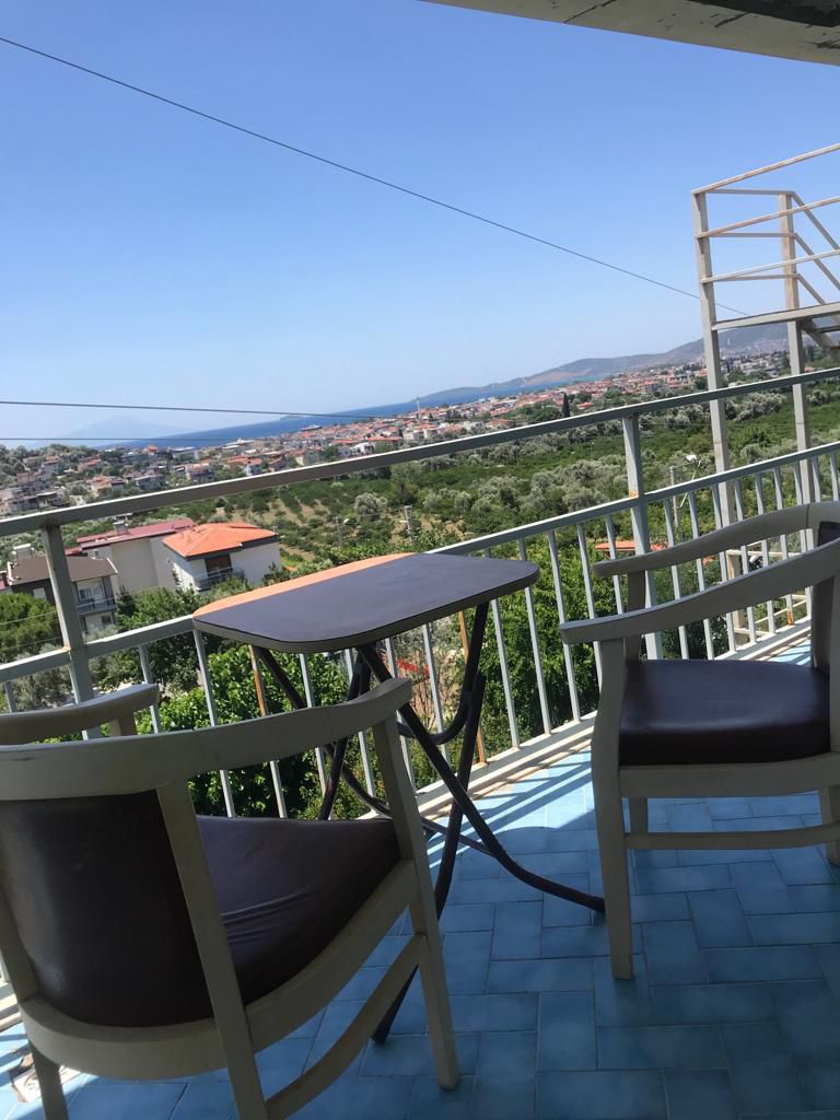 Deniz manzaralı balkon